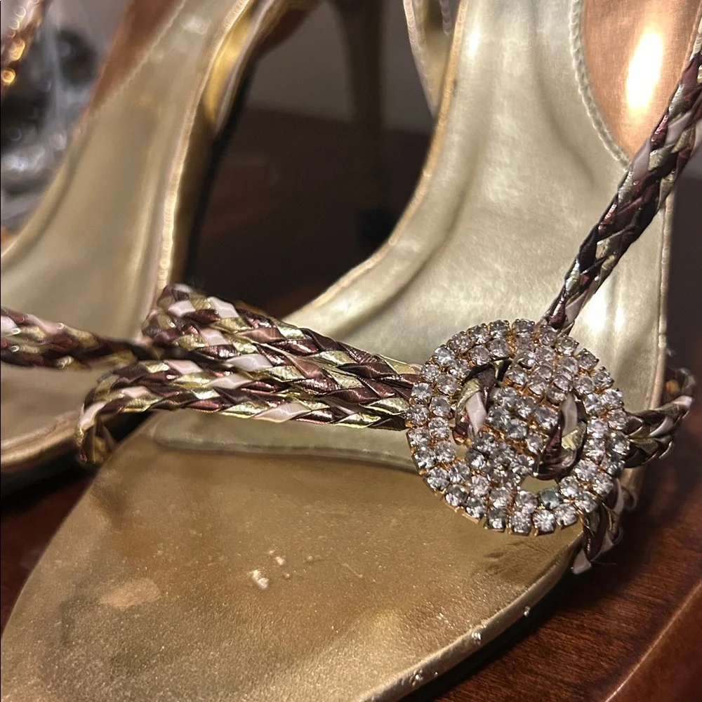 Wild Rose Elegant Gold Women's Heels - Picture 4 of 10